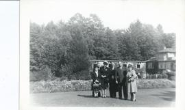 Group on lawn at Butchart Gardens